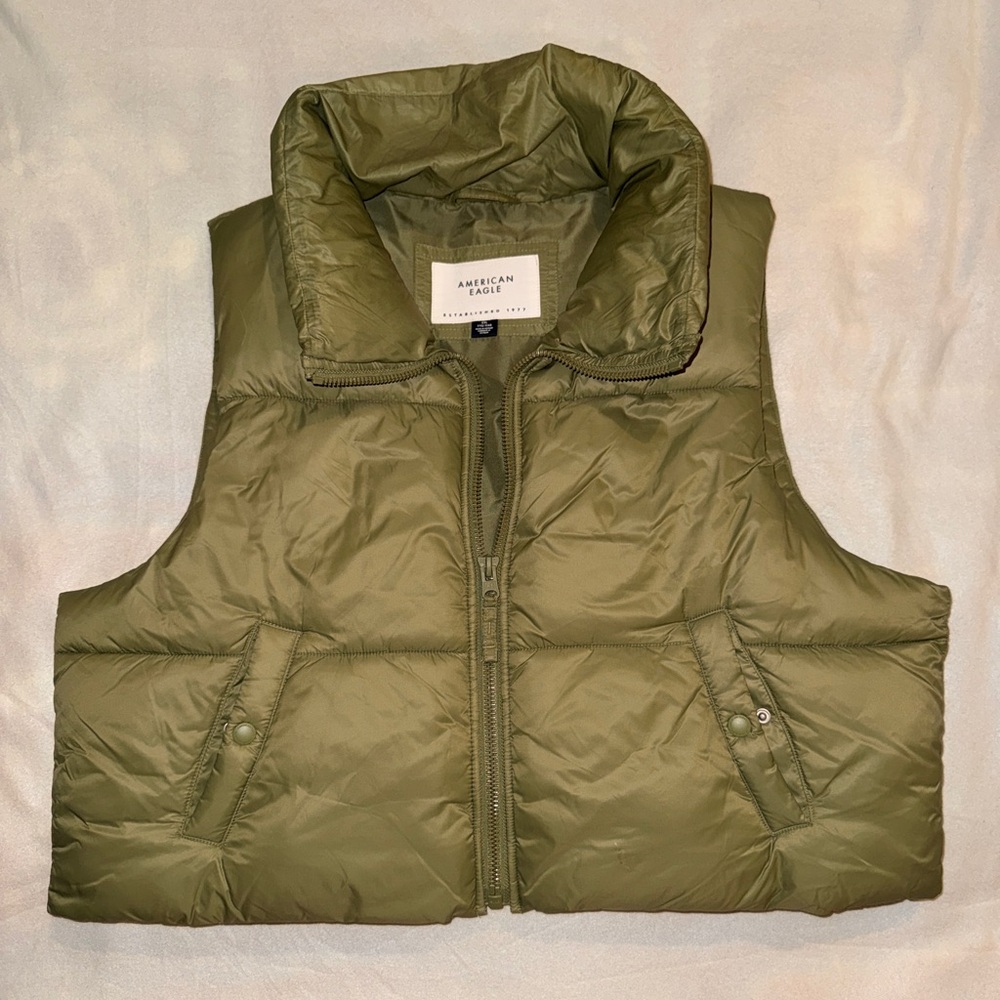 American Eagle XXL Olive/Sage Green Puffer Cropped Vest